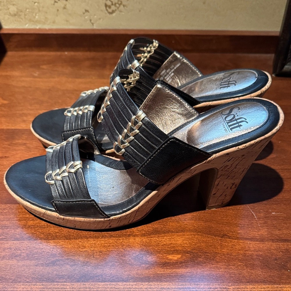 Sofft Black Strappy Women's Sandals